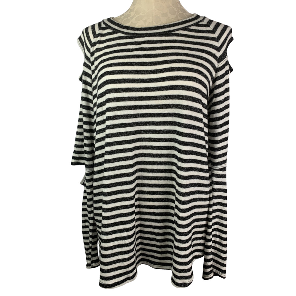 Large 143 Story Womens Lightweight Sweater Cold Shoulder Soft